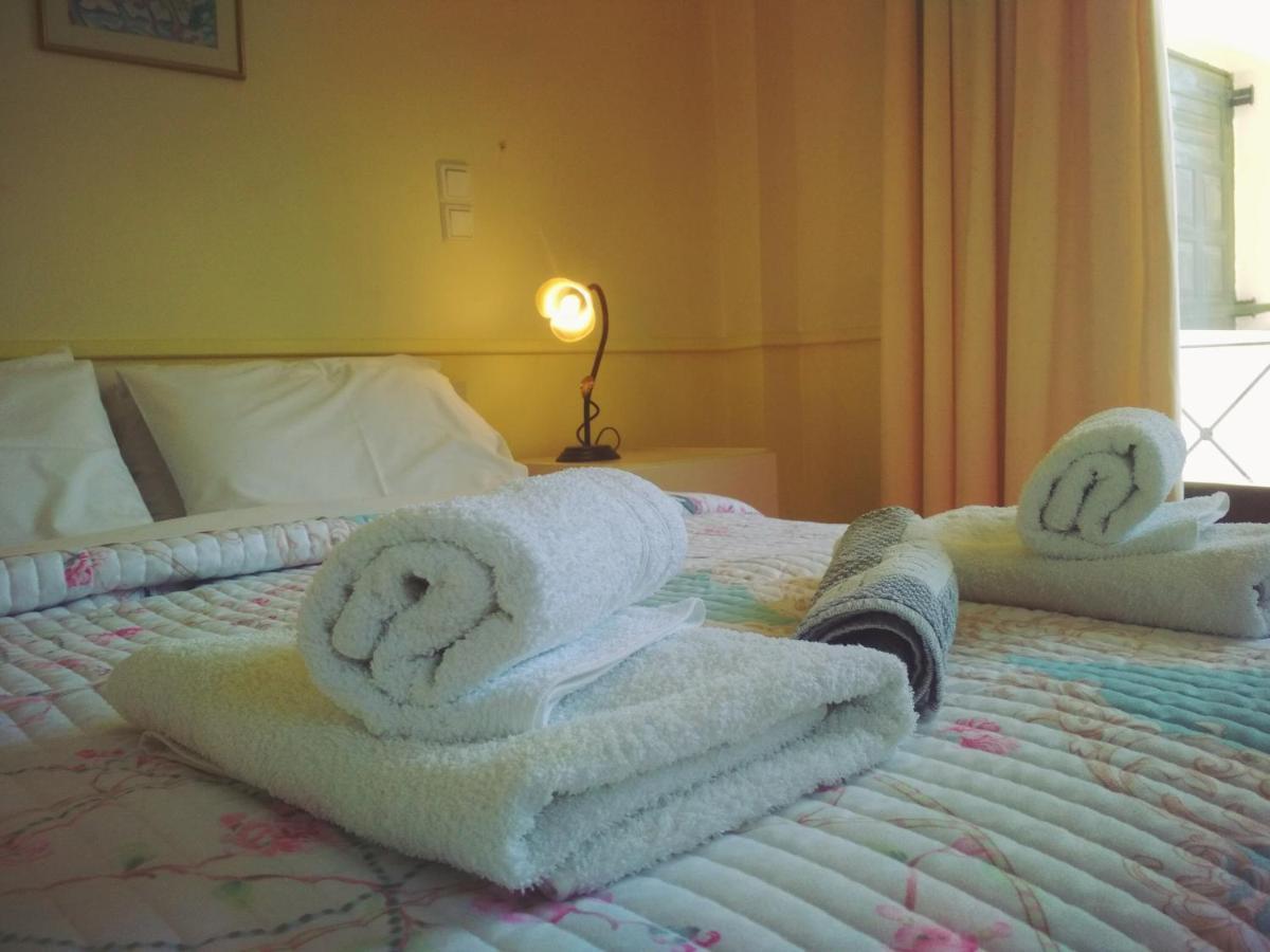 Rent Rooms Alexiou Límni Esterno foto